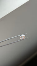 Tweezer image of diamond