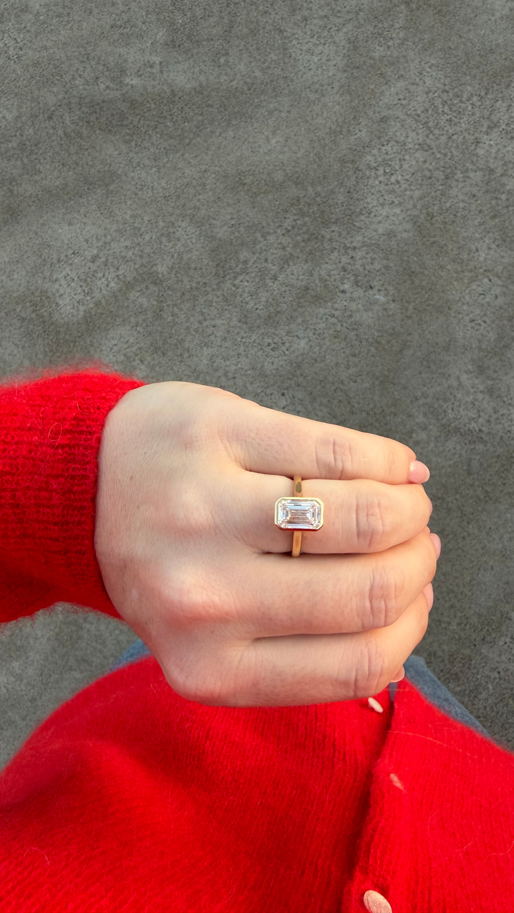 The Noa - Emerald Cut Bezel