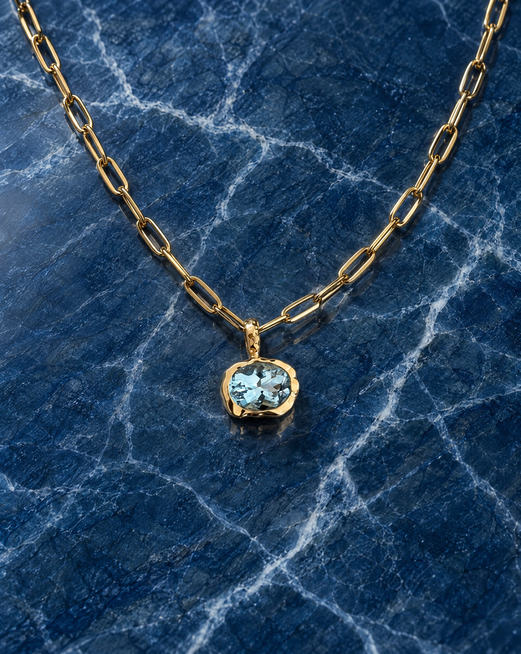 The Cove Pendant 10k - Aquamarine