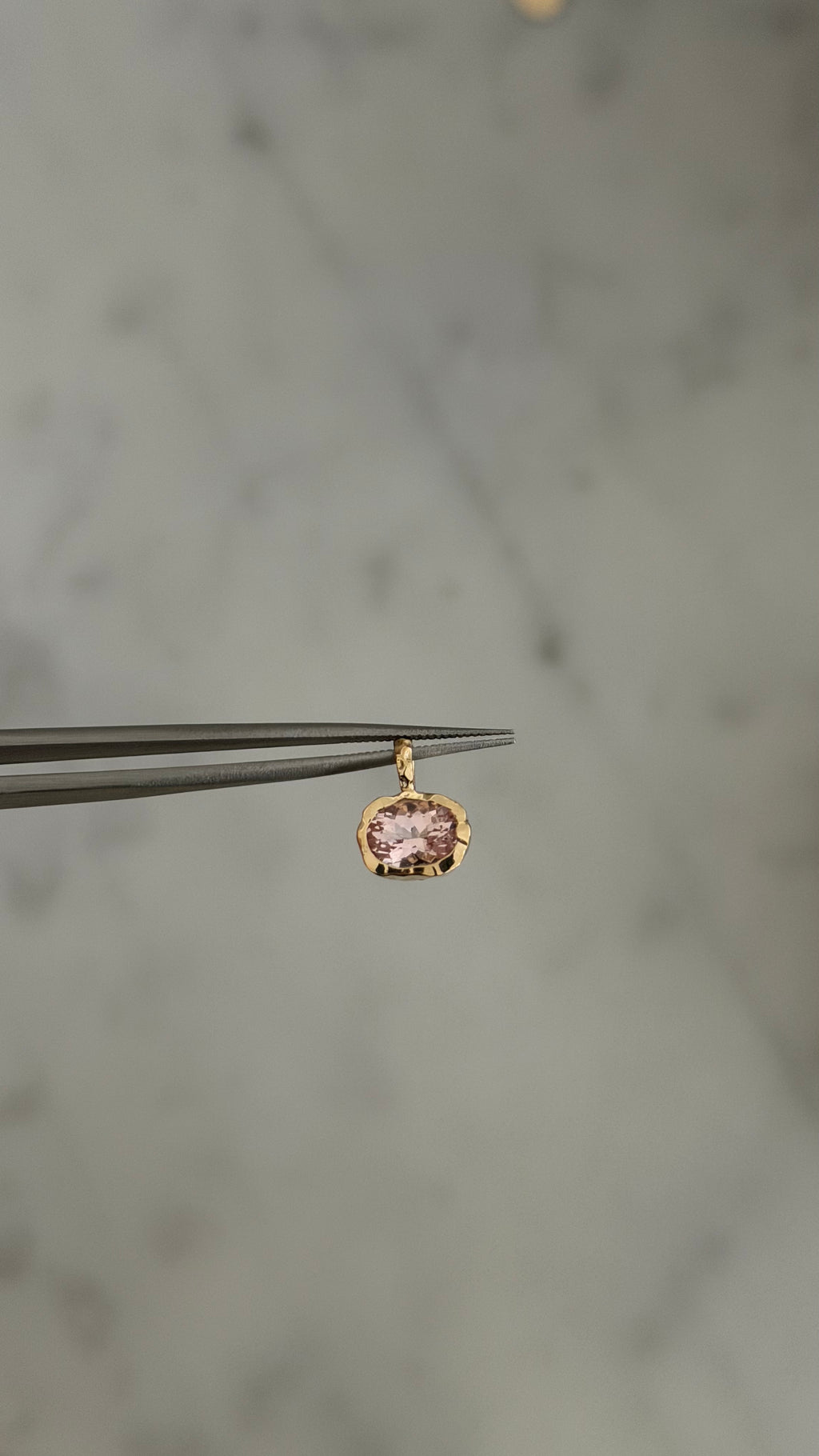 The Cove Pendant 10k - Morganite