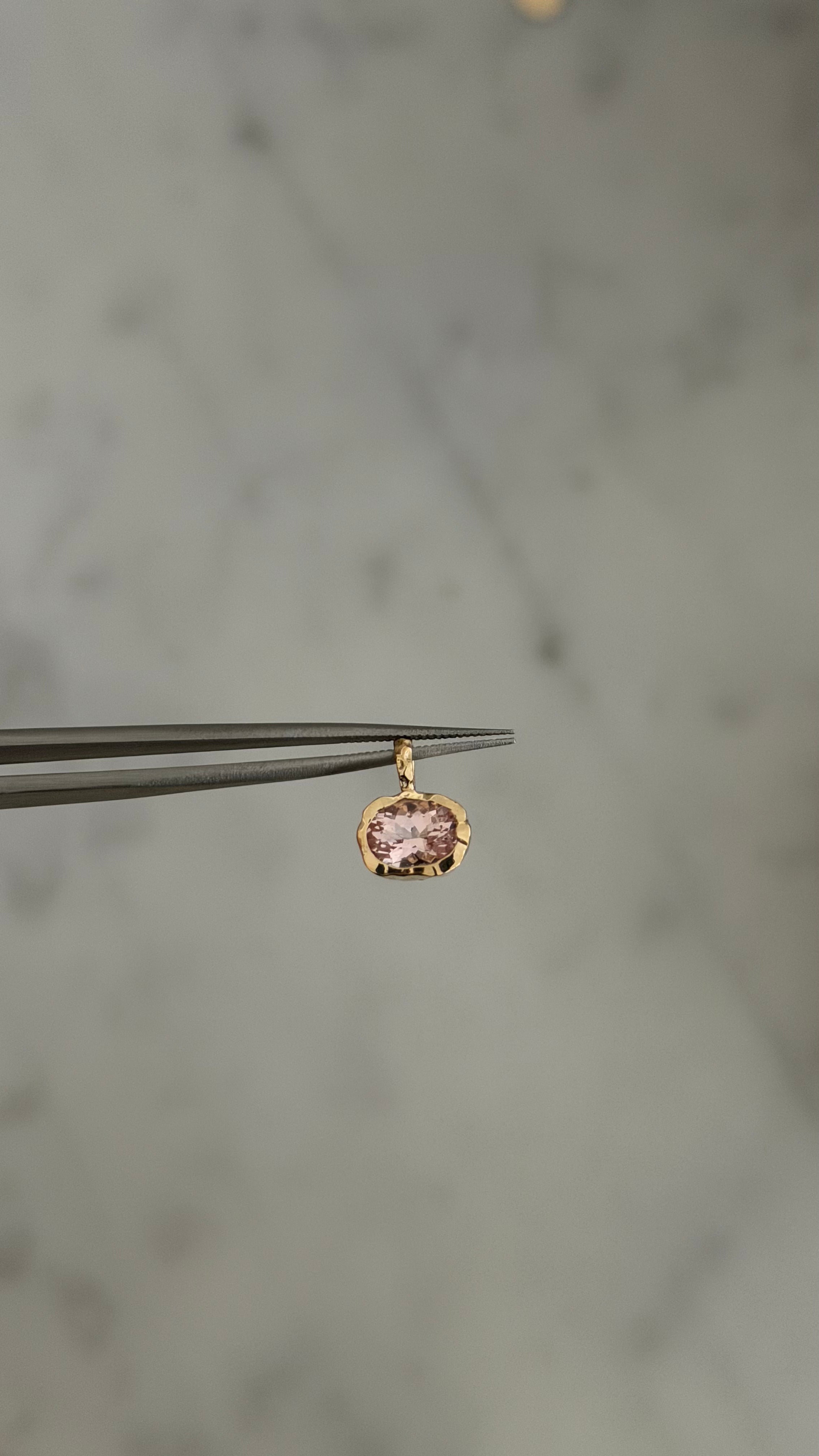The Cove Pendant 10k - Morganite