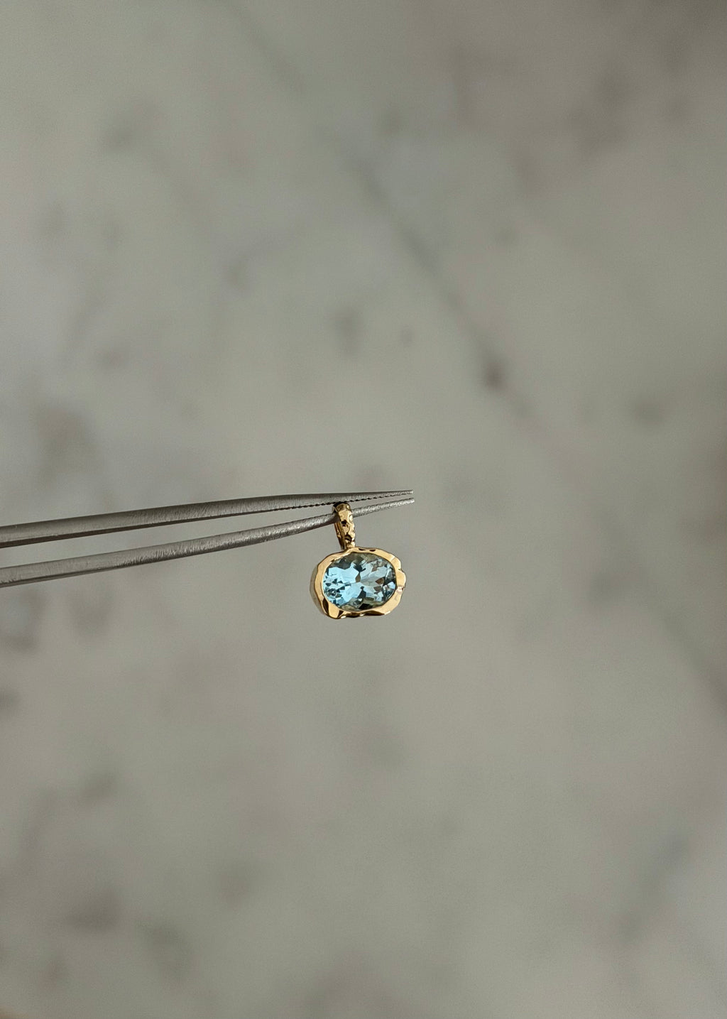 The Cove Pendant 10k - Aquamarine