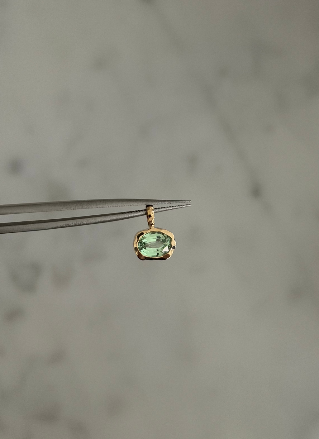 The Cove Pendant 10k - Garnet