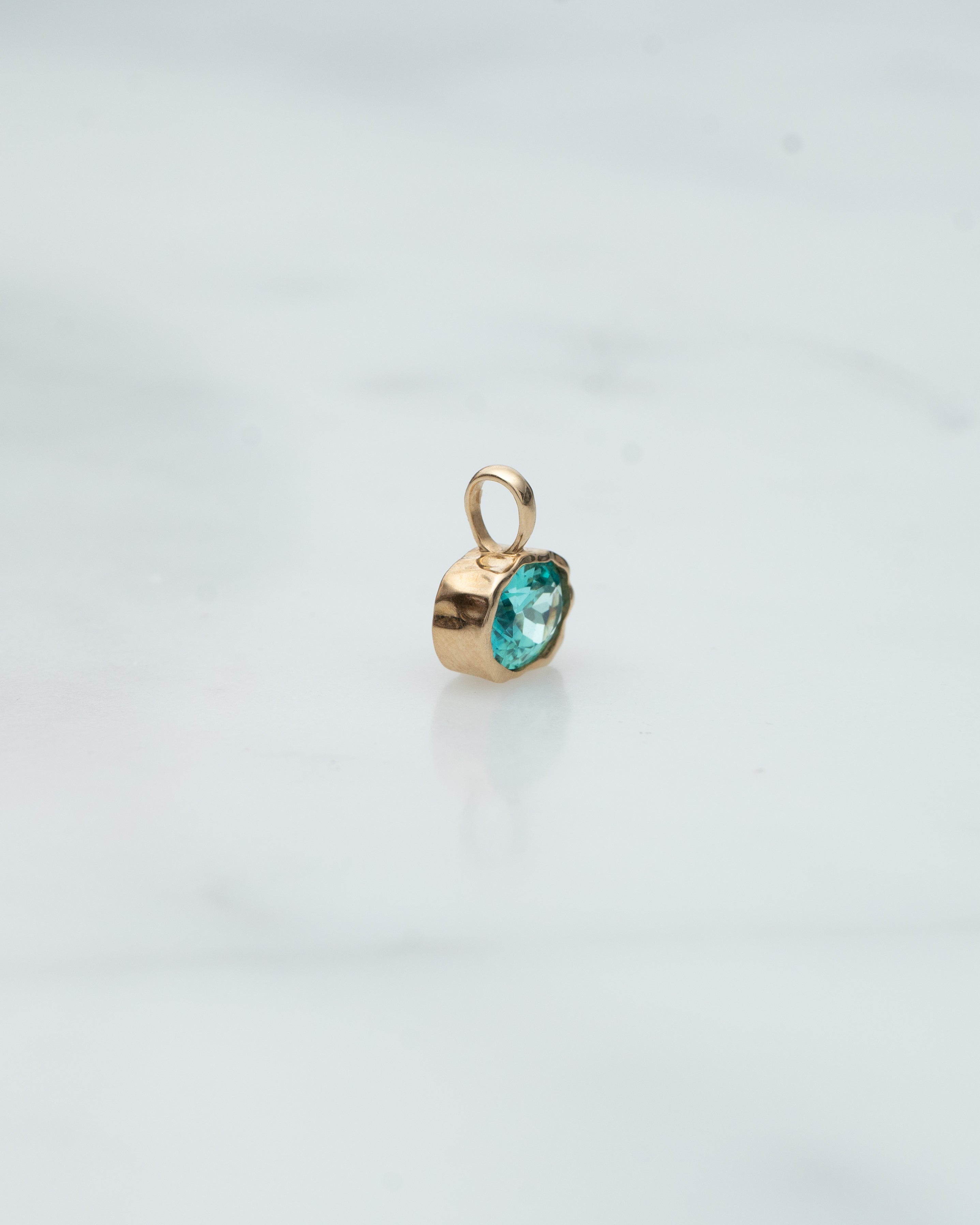 The Cove Pendant 10k - Paraiba