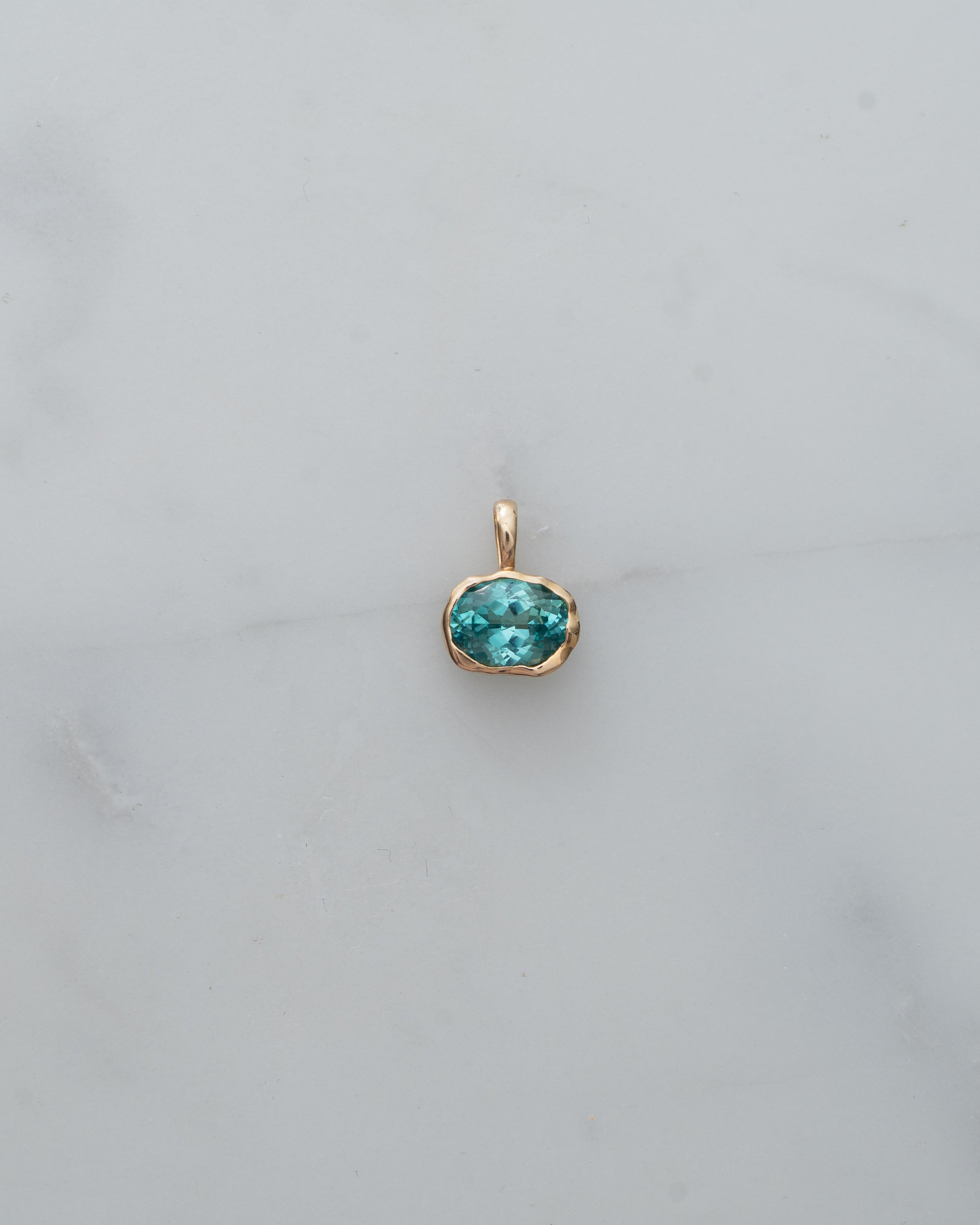The Cove Pendant 10k - Paraiba