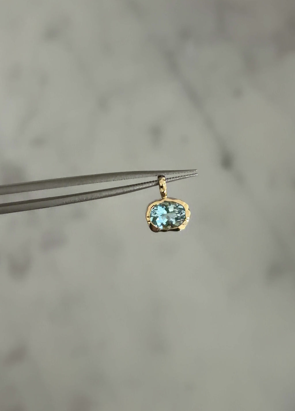 The Cove Pendant 10k - Aquamarine