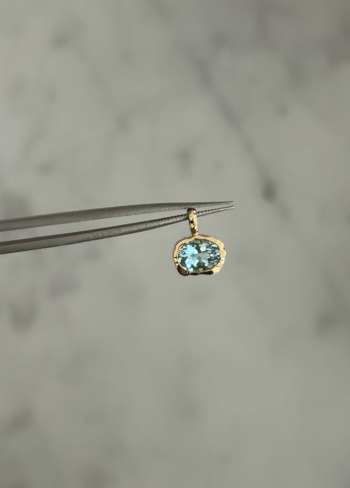 The Cove Pendant 10k - Aquamarine