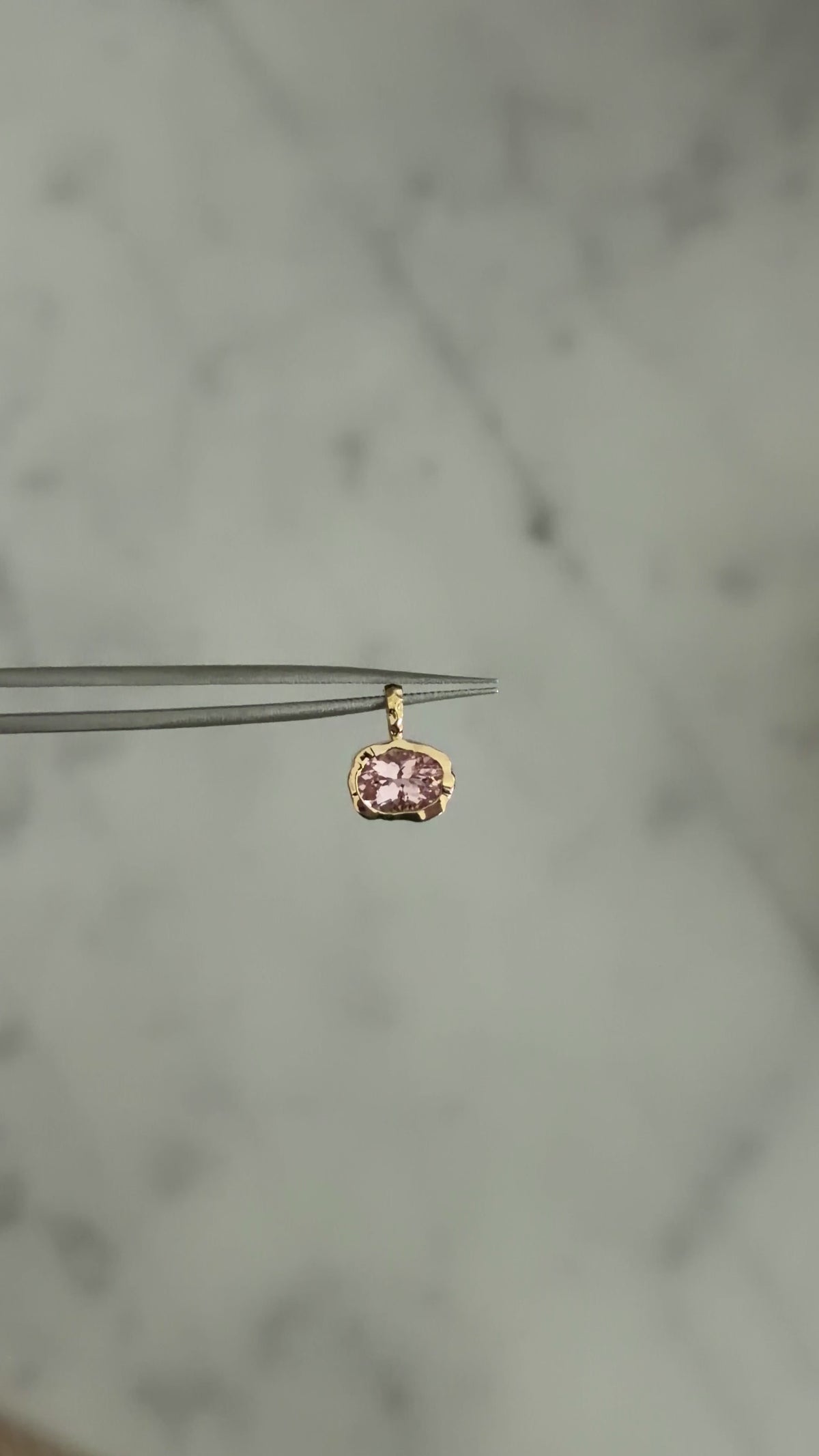The Cove Pendant 10k - Morganite