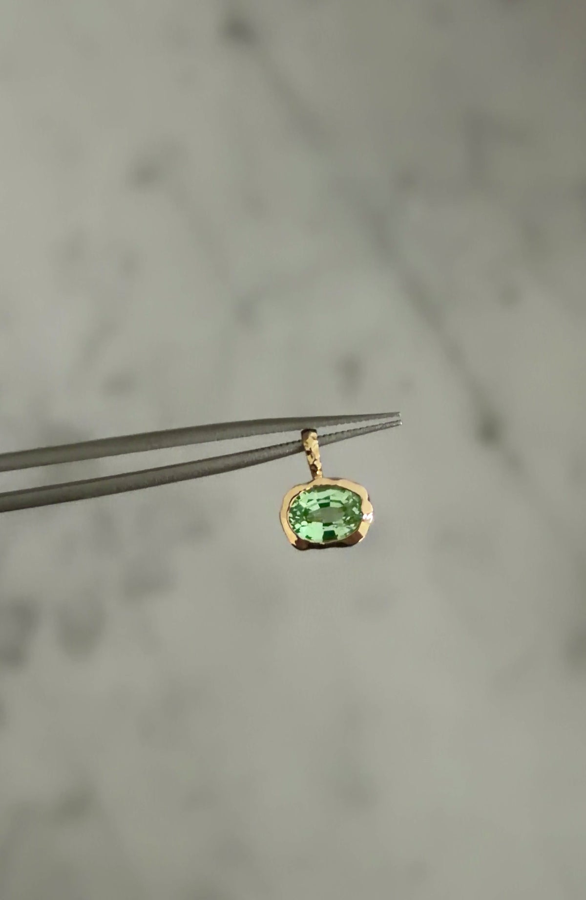 The Cove Pendant 10k - Garnet